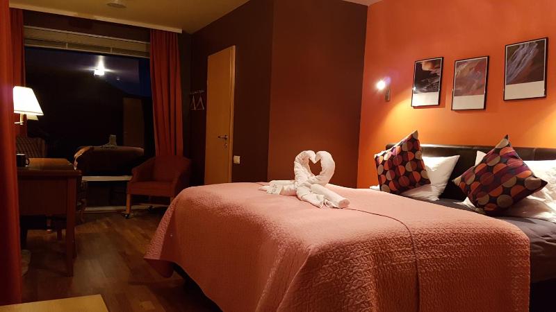 Double Room with Sea View image 2