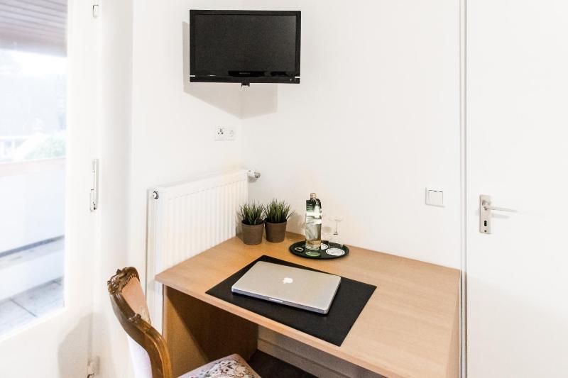 Double Room with Balcony image 2