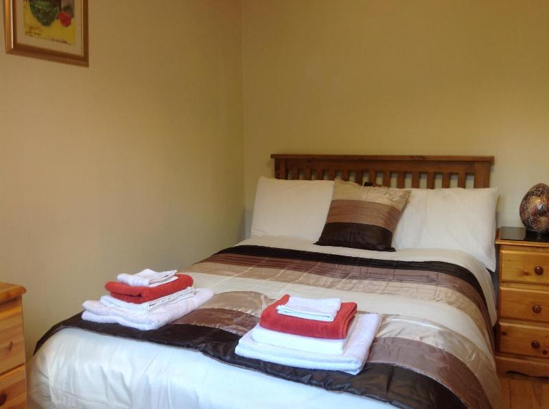 Double Room with Shared Bathroom image 4