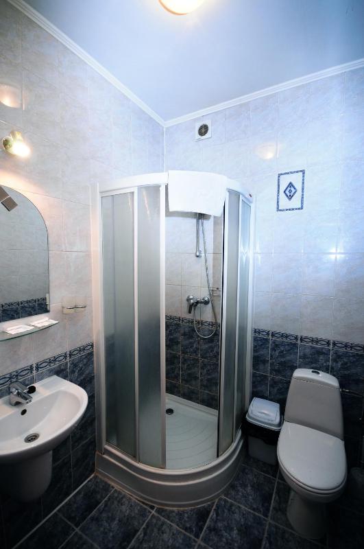 Twin Room image 2