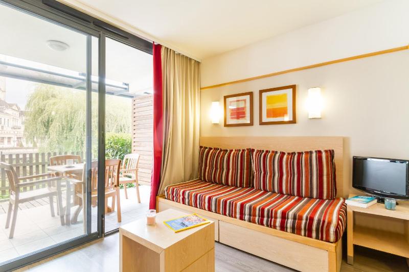 Studio with Sleeping Alcove and Terrace (4 People) image 4