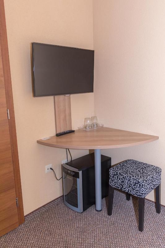 Double or Twin Room image 4