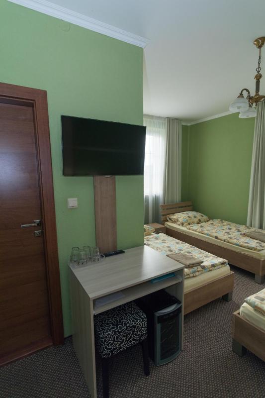 Quadruple Room image 4