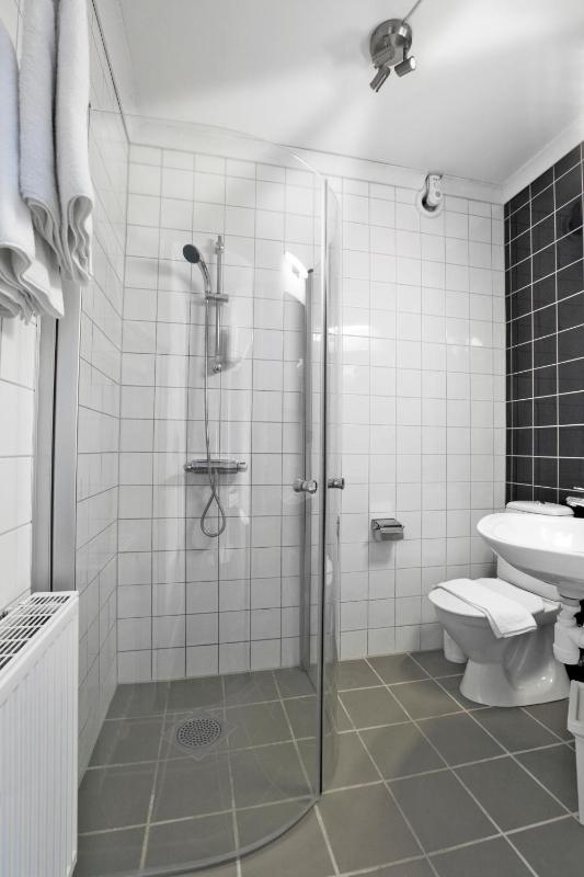 Large Double Room image 2