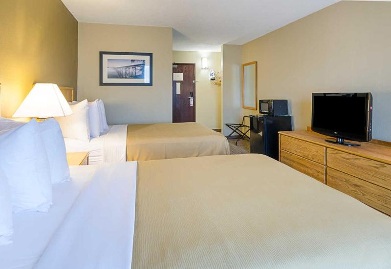 Double Room with Two Double Beds - Non-Smoking image 4
