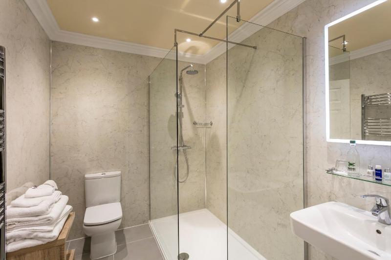 Double Room with Shower image 2