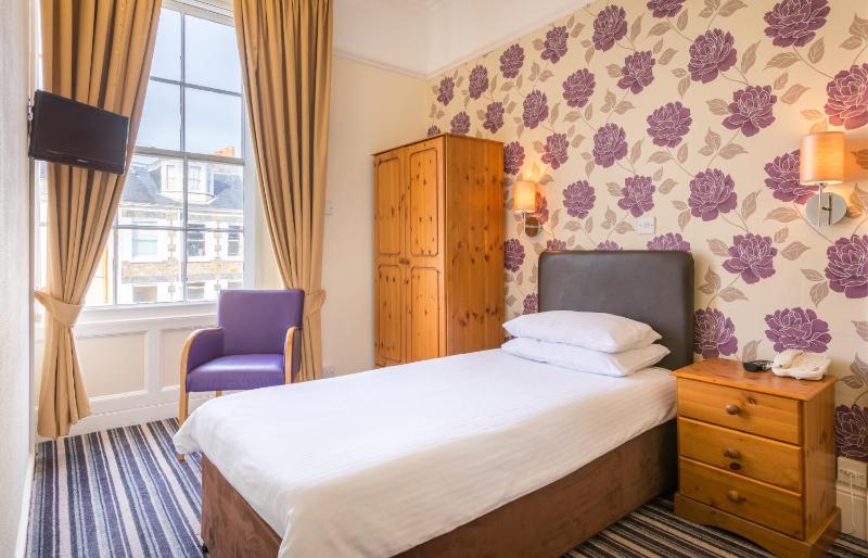Standard Single Room image 3