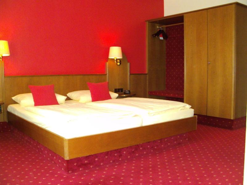 Standard Triple Room image 4