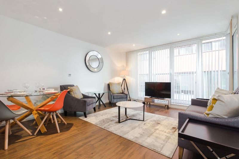 One-Bedroom Apartment image 1