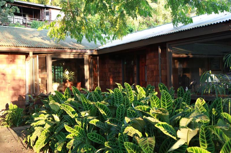 Hale Maluhia Country Inn - image 16
