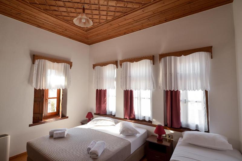 Triple Room image 2