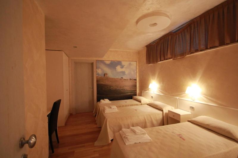 Triple Room image 1