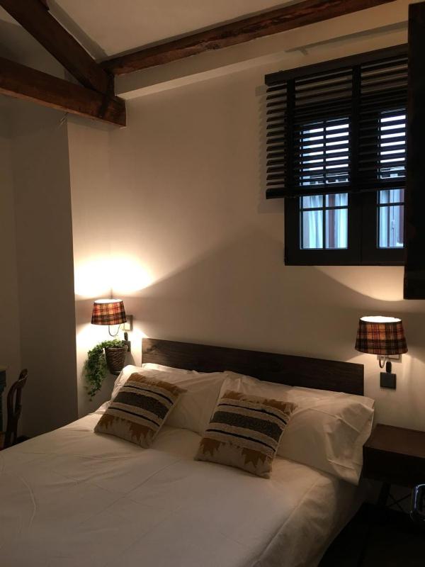 Double Room with Private Bathroom image 2