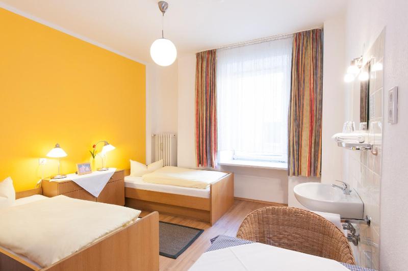 Hotel Pension am Hauptbahnhof - image 14