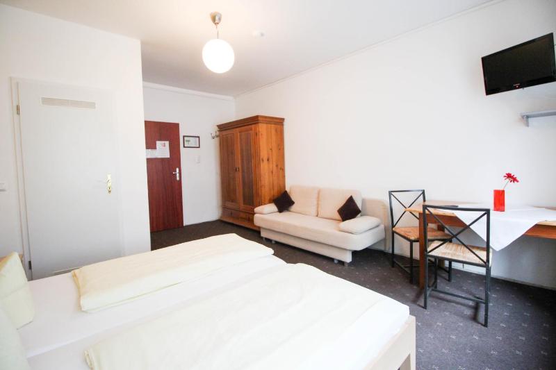 Hotel Pension am Hauptbahnhof - image 7