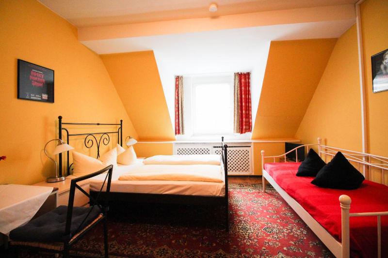 Hotel Pension am Hauptbahnhof - image 4