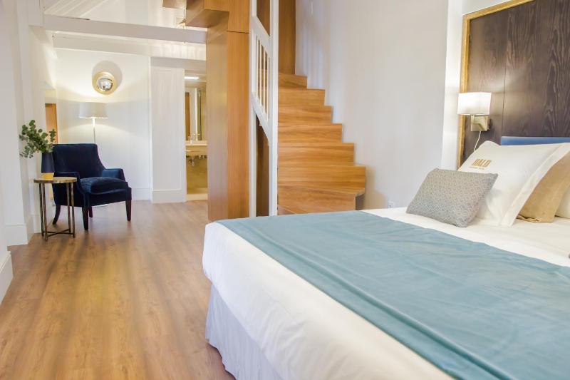 Deluxe Double Room with Terrace image 1