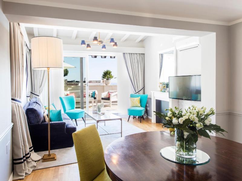 One Bedroom Apartment Penthouse with Terrace and Sea View image 3