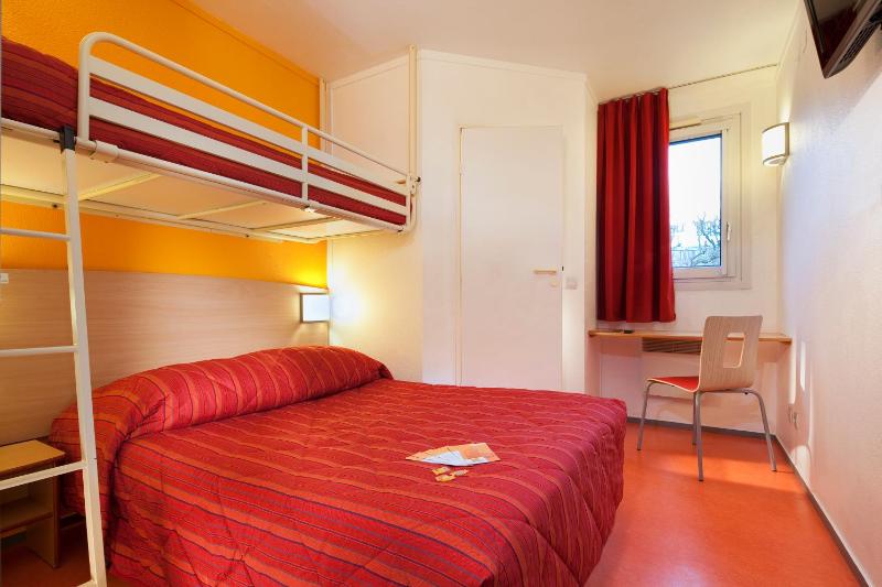 Double Room image 4