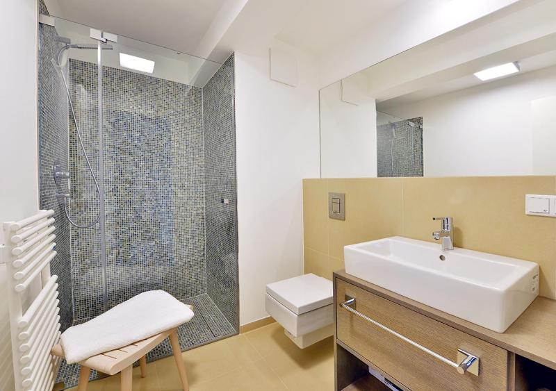 Double Room image 3