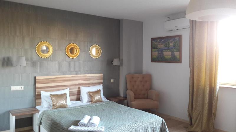 Mini Hotel on Demiivska - image 3