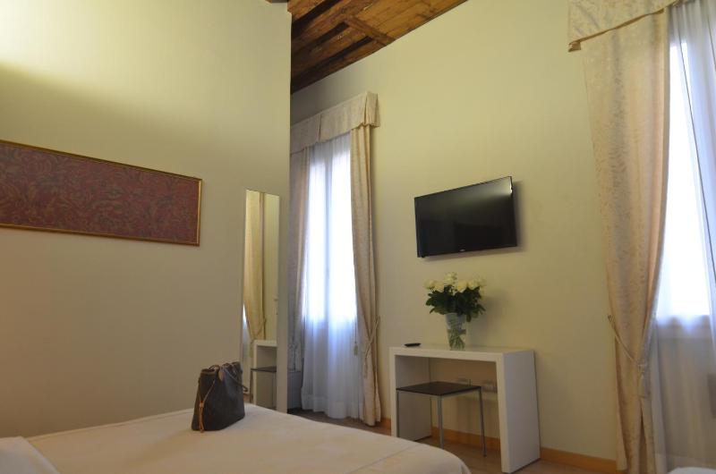 Superior Double or Twin Room image 1