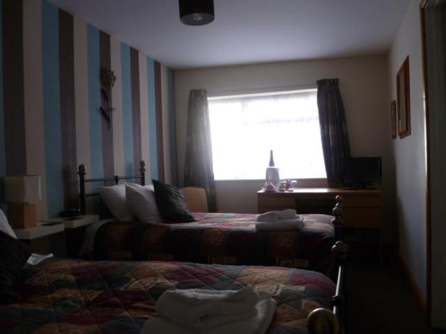 Twin Room image 1