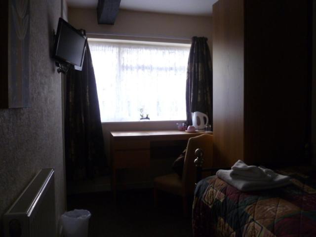 Single Room image 2
