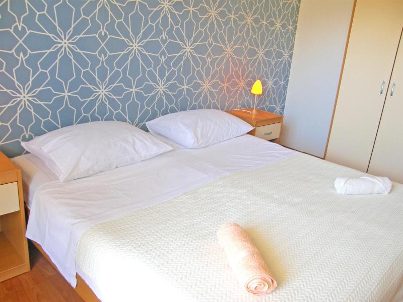 One-Bedroom Apartment image 3