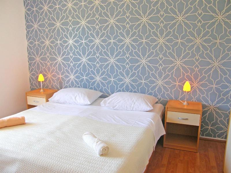 One-Bedroom Apartment image 4