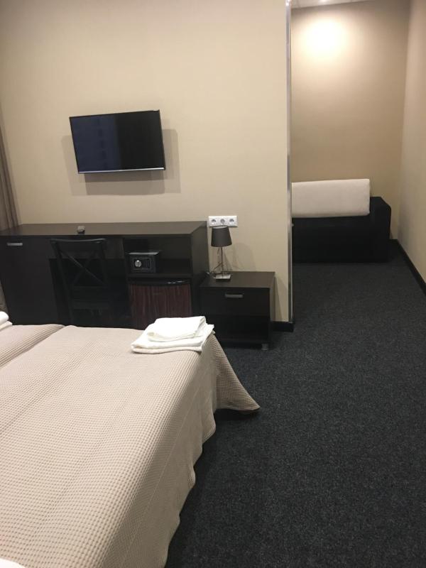 Double or Twin Room with Private Bathroom image 2
