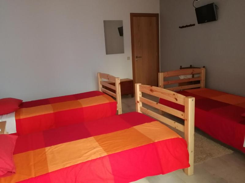 Triple Room with Private External Bathroom image 4