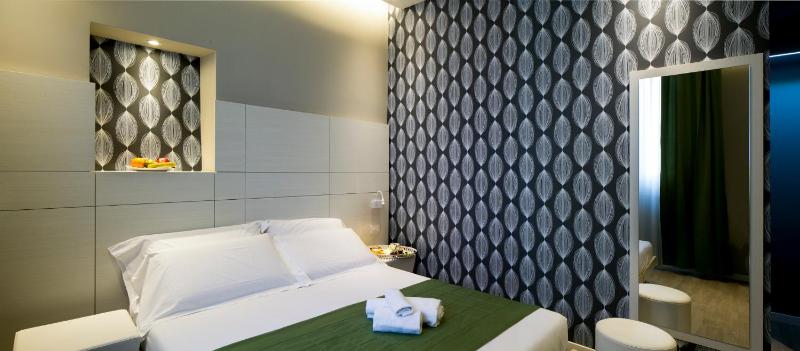 Standard Double or Twin Room image 4