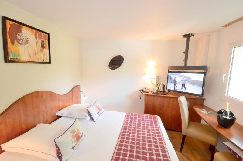 Double Room image 3