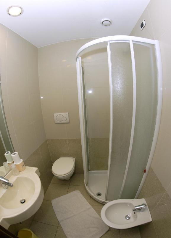 Single Room image 2