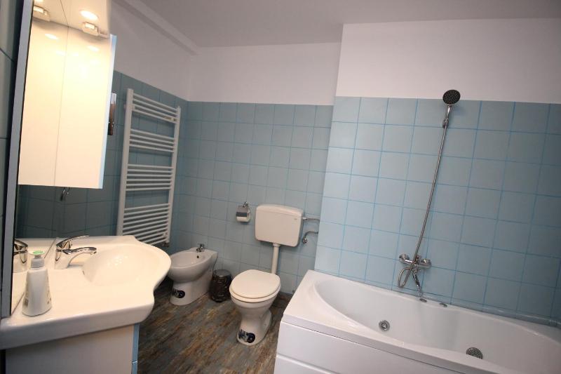 Studio - Split Level image 2