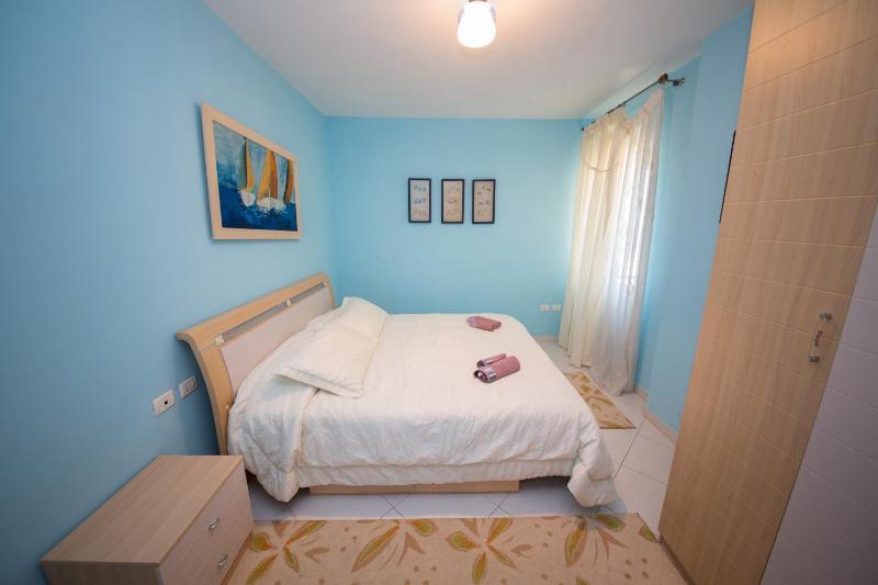 One-Bedroom Apartment with Balcony and Sea View image 4