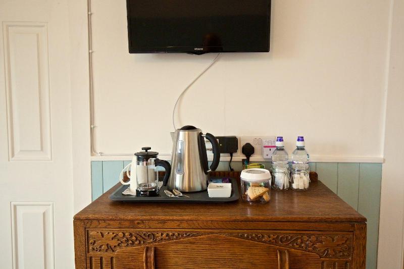 King Room with Garden View image 2