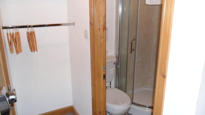 Deluxe Double Room with Shower image 3