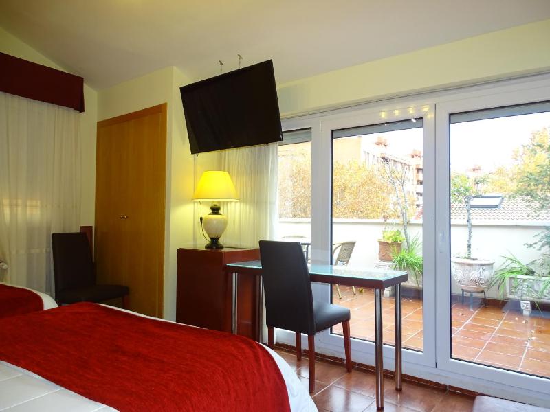 Superior Double Room with Terrace image 2