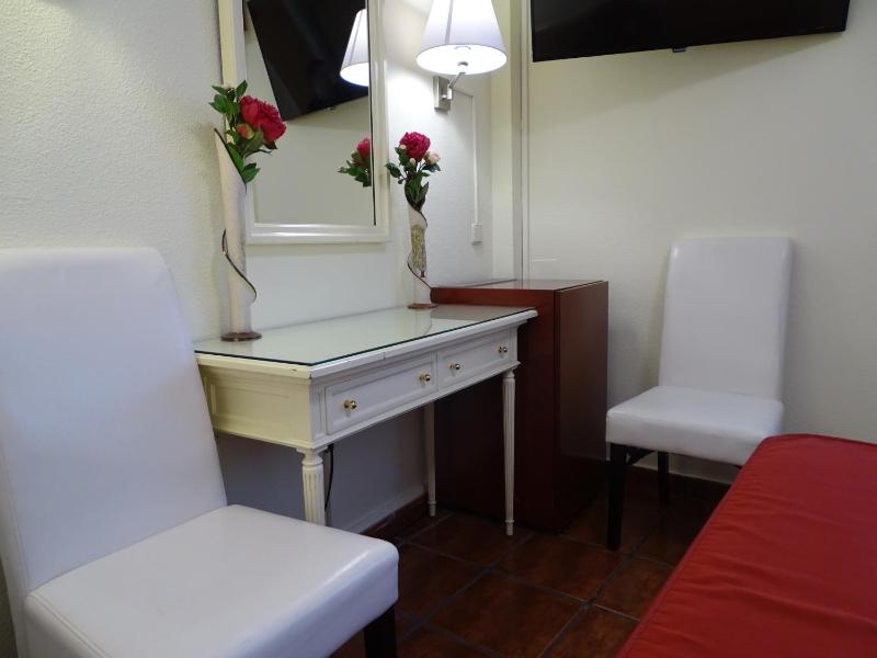 Family Room with Terrace image 2