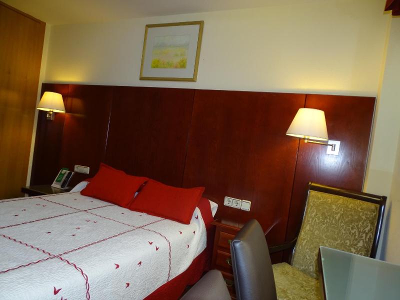 Single Room image 3