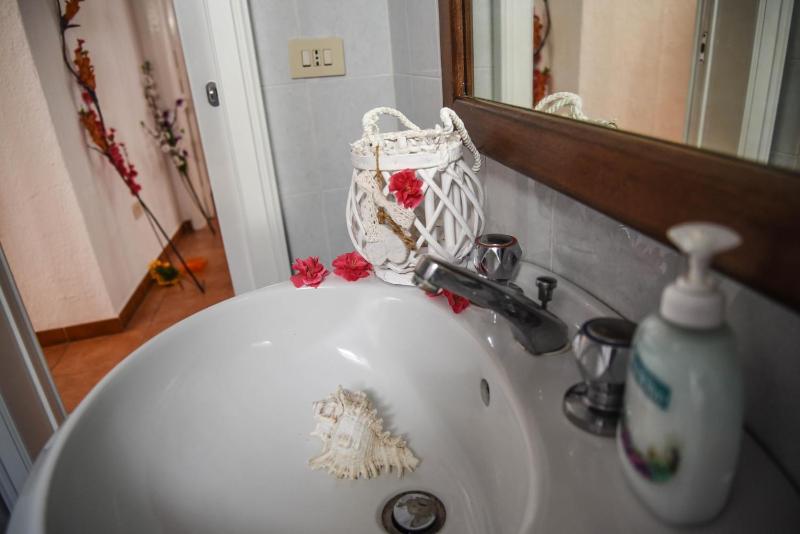 One-Bedroom Apartment image 4