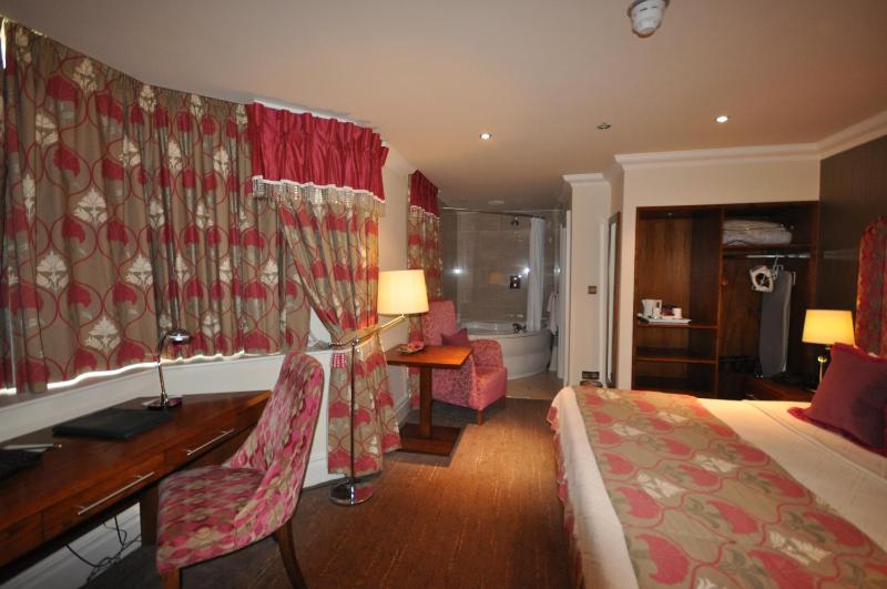 Executive Double Room image 3