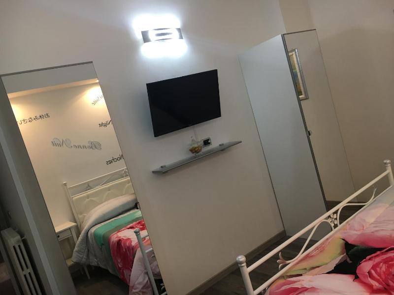 Double Room with Extra Bed image 2