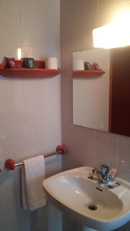 Single Room image 3