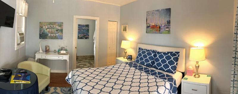 Queen Room image 1