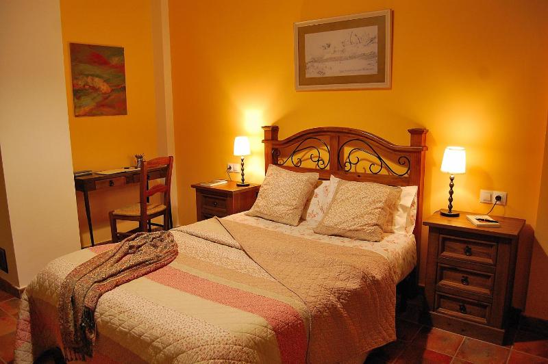 Double Room with Garden View image 1