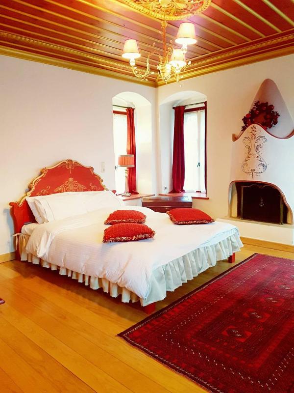 Deluxe Room image 4
