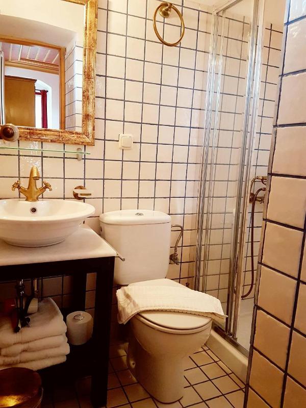 Deluxe Room image 2